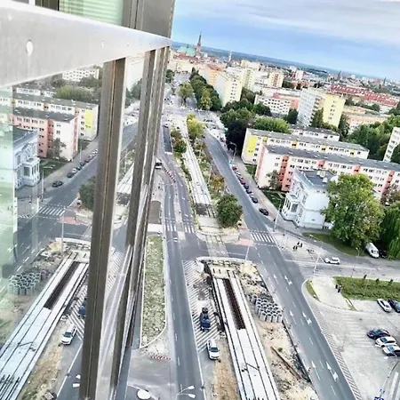 Hanza Tower Sky Gold 24 Sauna & Jacuzzi & Pool & Lägenhet