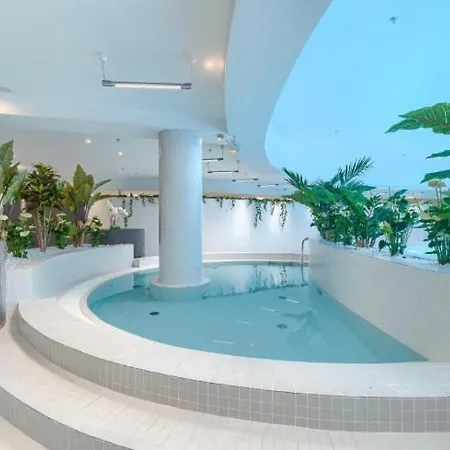 Hanza Tower Sky Gold 24 Sauna & Jacuzzi & Pool & *